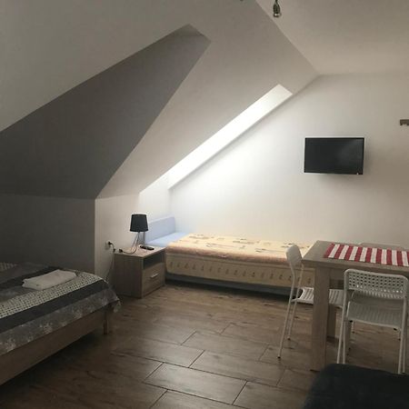 Pokoje Goscinne U Izy Leba Bagian luar foto