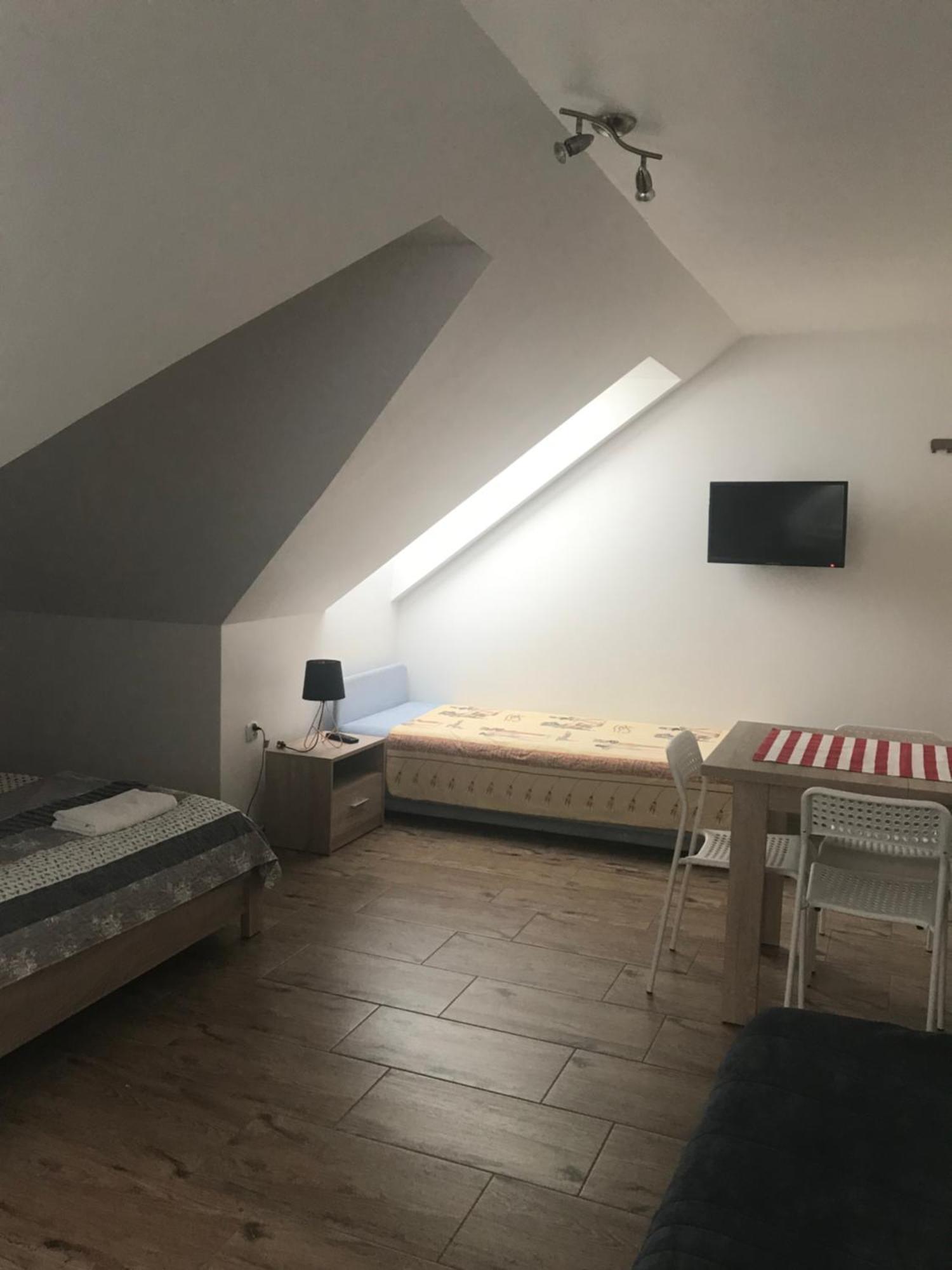 Pokoje Goscinne U Izy Leba Bagian luar foto